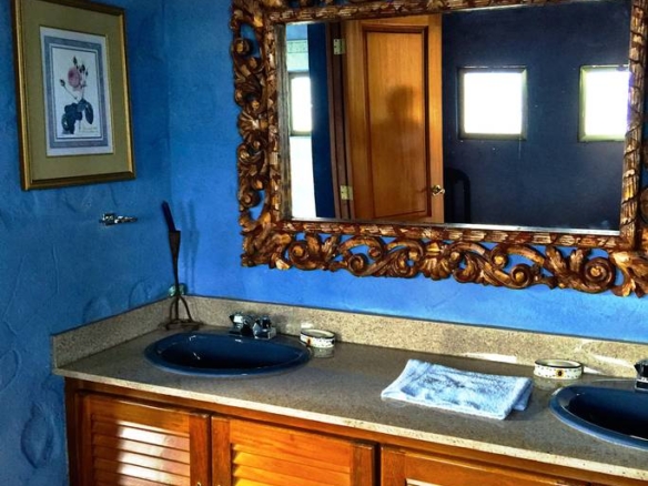 Lakefront villa for rent in San Antonio Palopo, thermal waters, amazing views